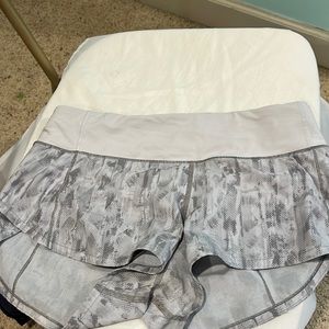 gray and white lululemon shorts-speed up 2.5-
